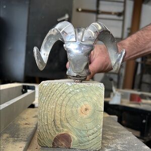 Dodge Ram 1950’s Silver Ram Head for auto